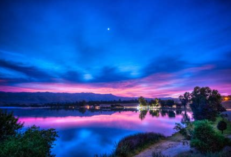 Tips for planning a vacation during peak season